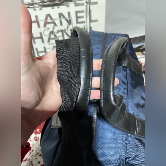 Jimmy Choo Parfume Duffel Bag. Navy Blue With Black Handles and Strap - Picture 5 of 12